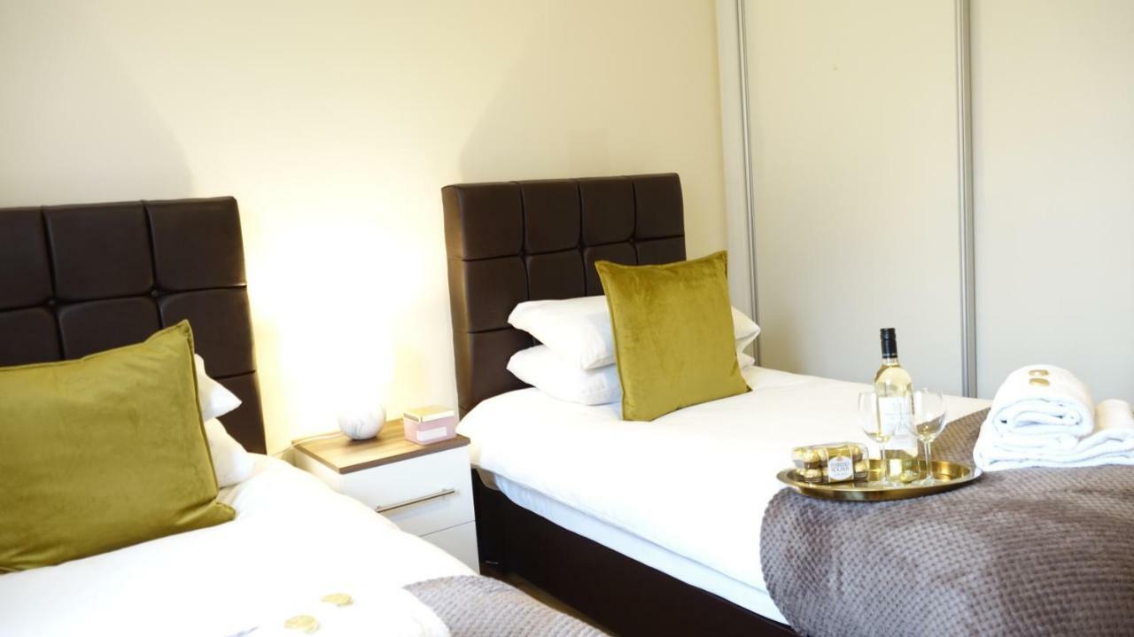 דירות Ashford  Luxury 2 Bed 2 Bath - Free Parking - 5Min To Airport - Sleeps 6 מראה חיצוני תמונה
