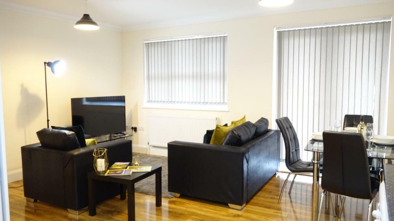 דירות Ashford  Luxury 2 Bed 2 Bath - Free Parking - 5Min To Airport - Sleeps 6 מראה חיצוני תמונה