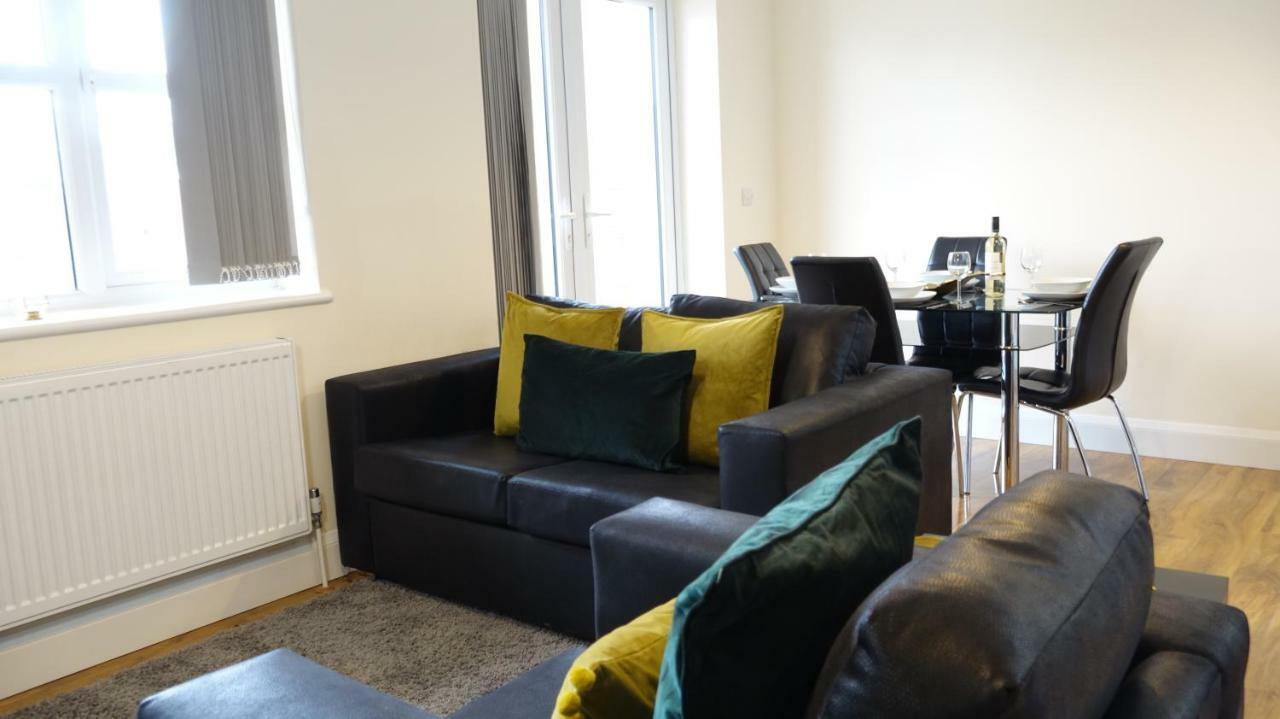 דירות Ashford  Luxury 2 Bed 2 Bath - Free Parking - 5Min To Airport - Sleeps 6 מראה חיצוני תמונה