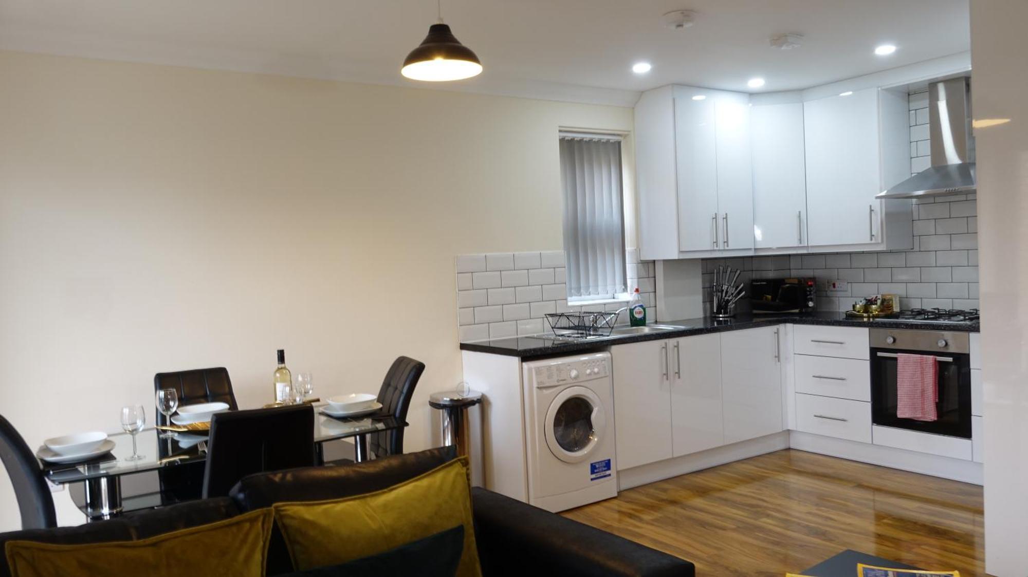 דירות Ashford  Luxury 2 Bed 2 Bath - Free Parking - 5Min To Airport - Sleeps 6 מראה חיצוני תמונה