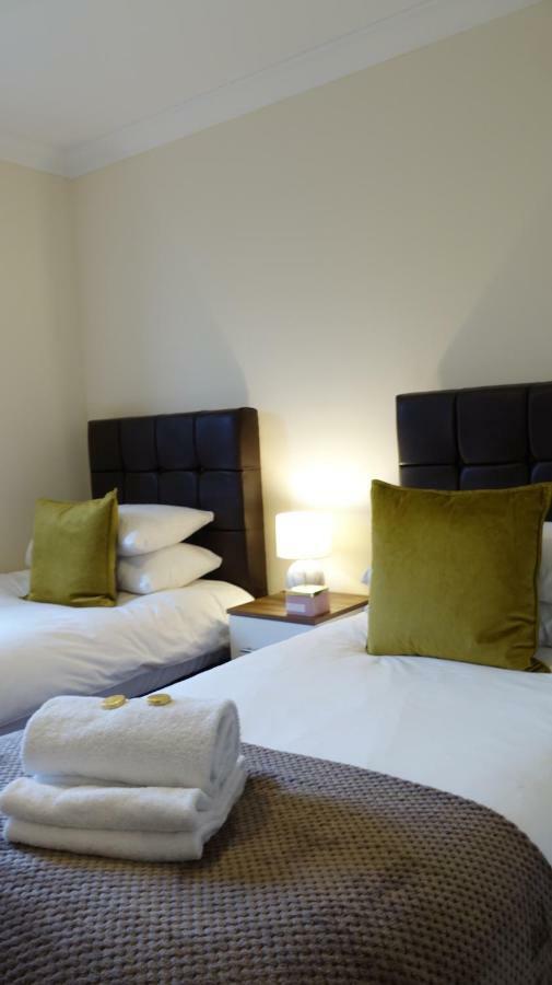 דירות Ashford  Luxury 2 Bed 2 Bath - Free Parking - 5Min To Airport - Sleeps 6 מראה חיצוני תמונה