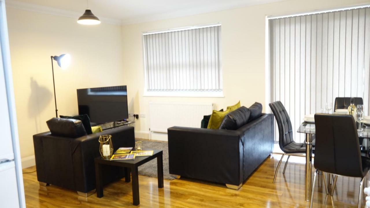 דירות Ashford  Luxury 2 Bed 2 Bath - Free Parking - 5Min To Airport - Sleeps 6 מראה חיצוני תמונה
