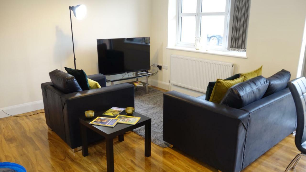 דירות Ashford  Luxury 2 Bed 2 Bath - Free Parking - 5Min To Airport - Sleeps 6 מראה חיצוני תמונה