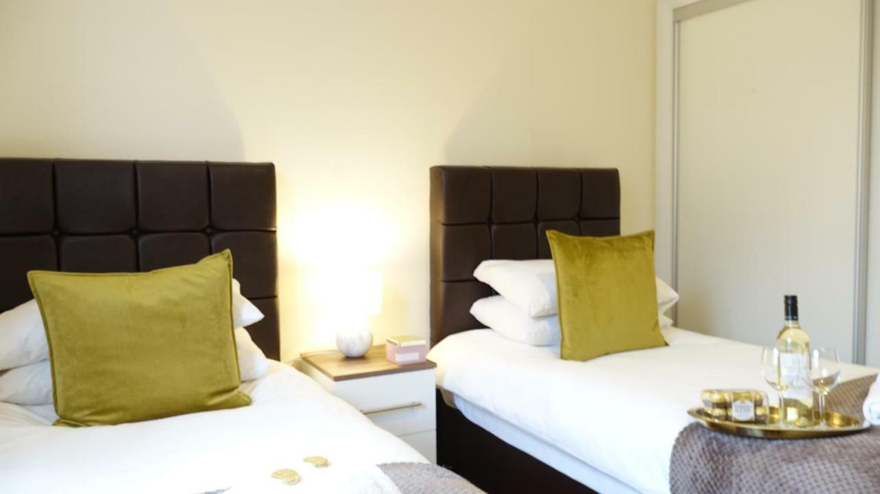 דירות Ashford  Luxury 2 Bed 2 Bath - Free Parking - 5Min To Airport - Sleeps 6 מראה חיצוני תמונה