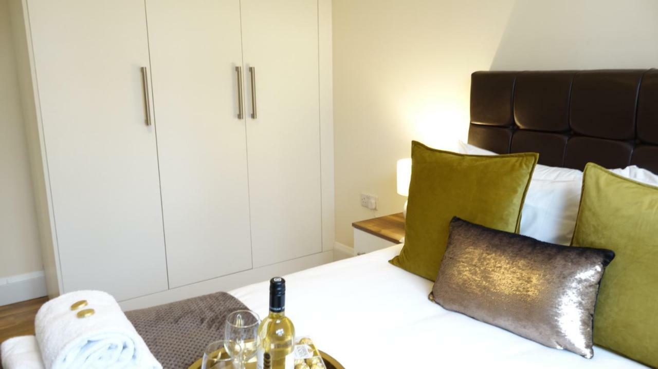 דירות Ashford  Luxury 2 Bed 2 Bath - Free Parking - 5Min To Airport - Sleeps 6 מראה חיצוני תמונה