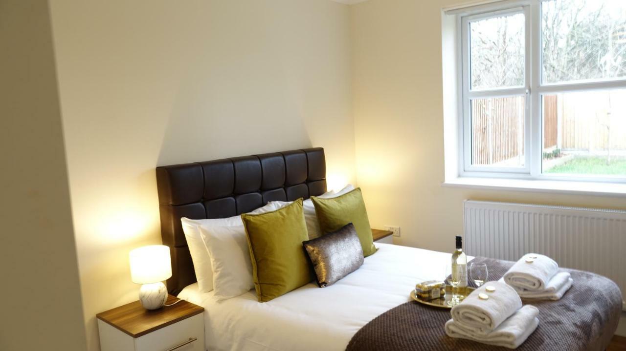 דירות Ashford  Luxury 2 Bed 2 Bath - Free Parking - 5Min To Airport - Sleeps 6 מראה חיצוני תמונה