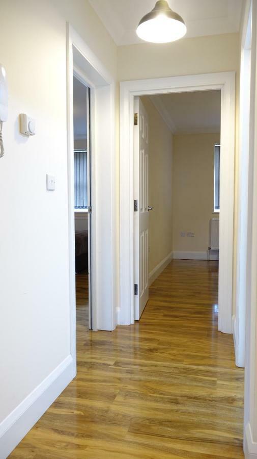 דירות Ashford  Luxury 2 Bed 2 Bath - Free Parking - 5Min To Airport - Sleeps 6 מראה חיצוני תמונה